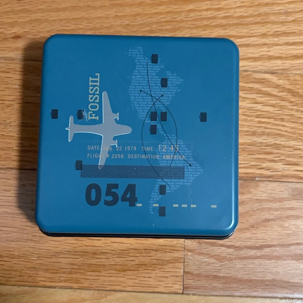 Fossil Dark Brown Checkered canvas flip Wallet - Picture 5 of 5